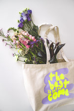 Lade das Bild in den Galerie-Viewer, Canvas Tragetasche mit Neonprint &quot;The best is yet to come&quot;
