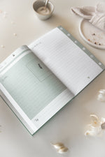 Lade das Bild in den Galerie-Viewer, A5 Hardcover REZEPTBUCH - Die Geheime Zutat ist immer Liebe
