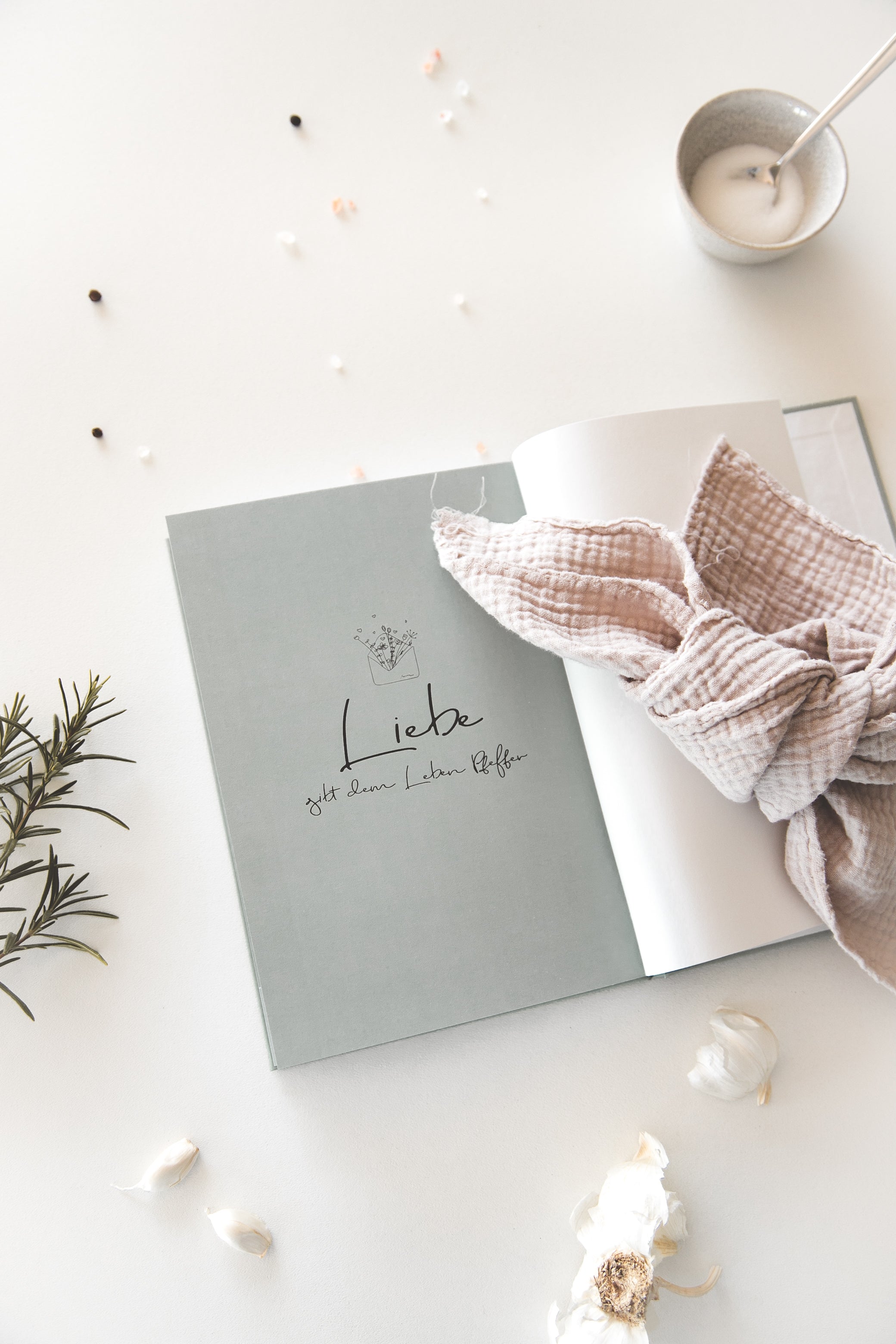 A5 Hardcover REZEPTBUCH - Die Geheime Zutat ist immer Liebe