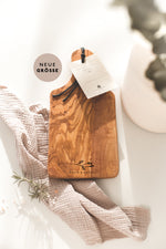 Lade das Bild in den Galerie-Viewer, Charcuterie Board &quot;Wildflower&quot; | Personalisierbar
