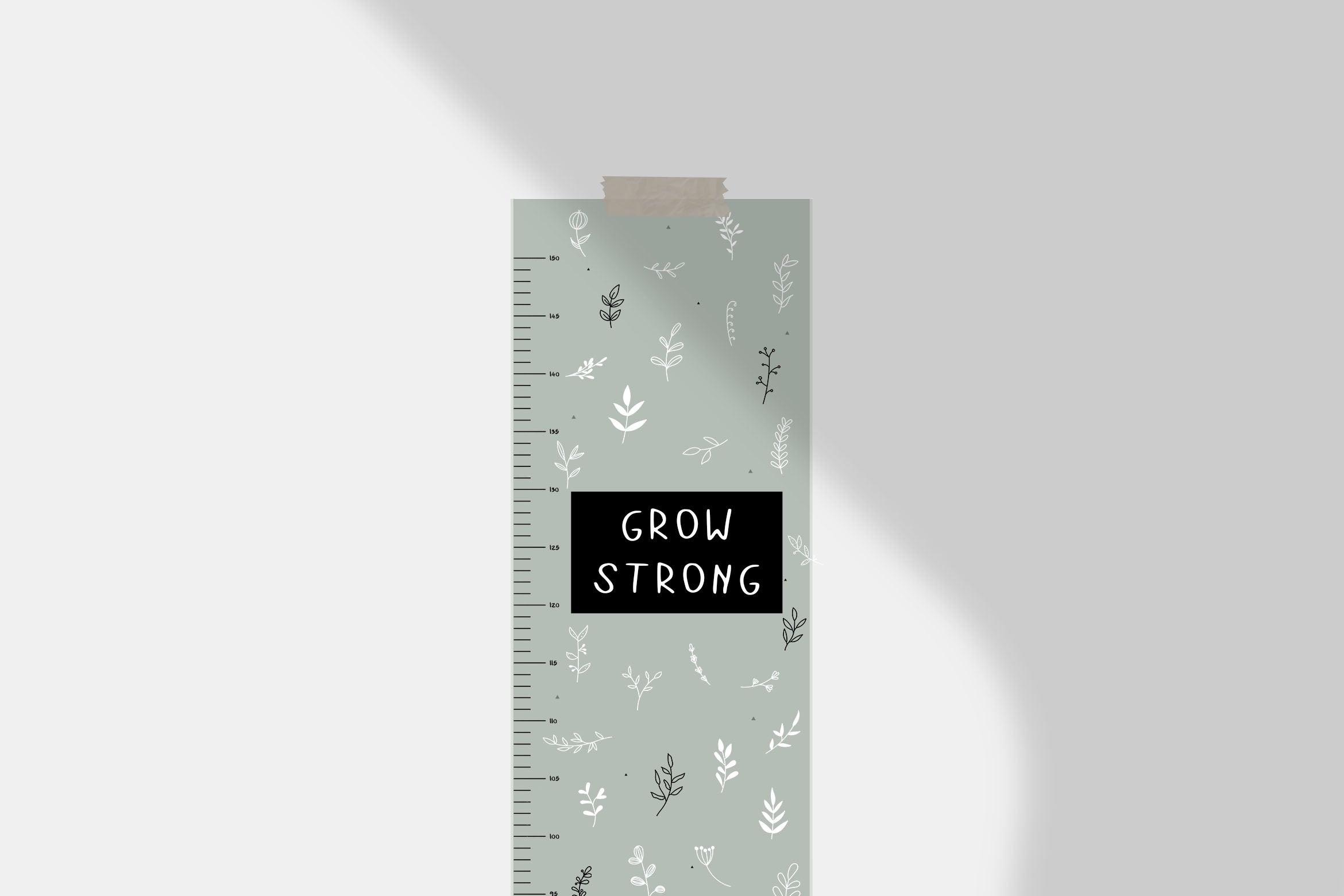 Messlatte Kinderzimmer "Grow Strong" in Sage Green inkl. 10 Pfeilsticker