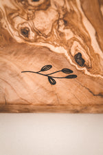 Lade das Bild in den Galerie-Viewer, Charcuterie Board &quot;Wildflower&quot; | Personalisierbar
